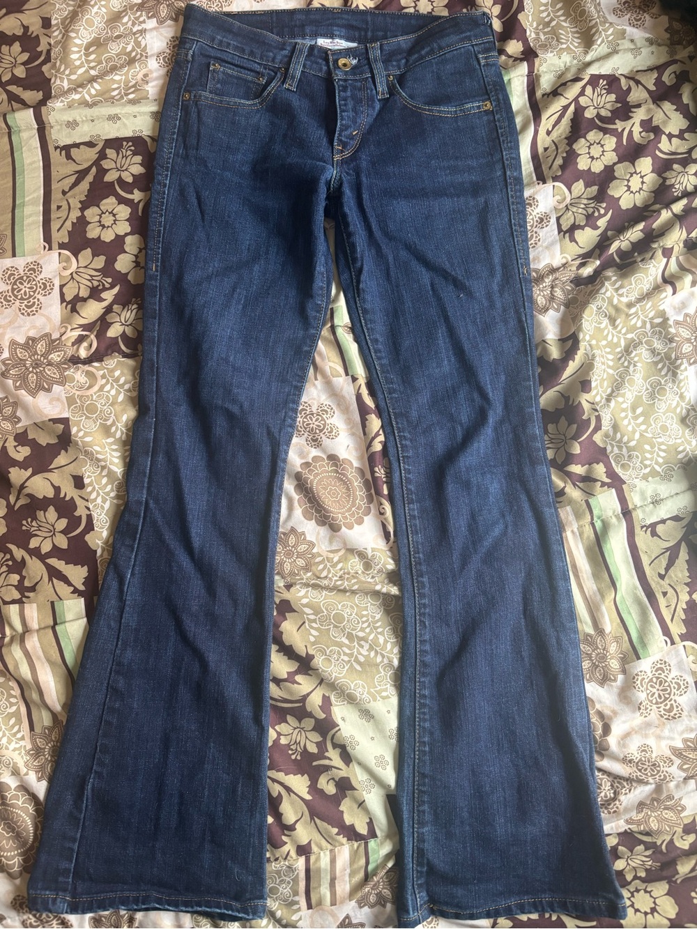 Levi’s low rise bootcut jeans dark wash